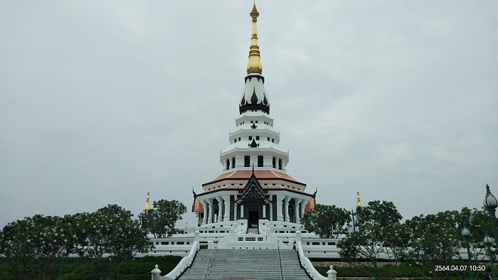 พระมหาเจดีย์หลวงตามหาบัว จ.อุดรธานี